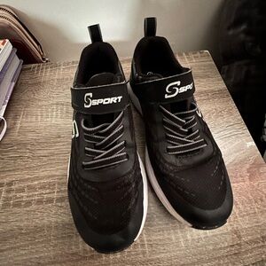 Sketchers Sport Black laceless kid sneakers